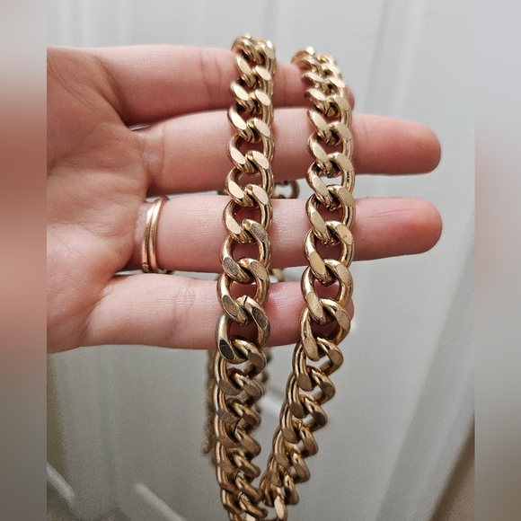 [SOLD]Gold Chain - Picture 3 of 4